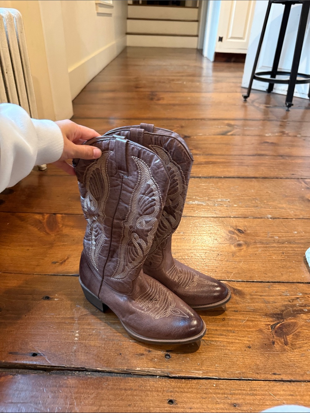 Chance Women's Brown Embroidered Western Cowboy Boots